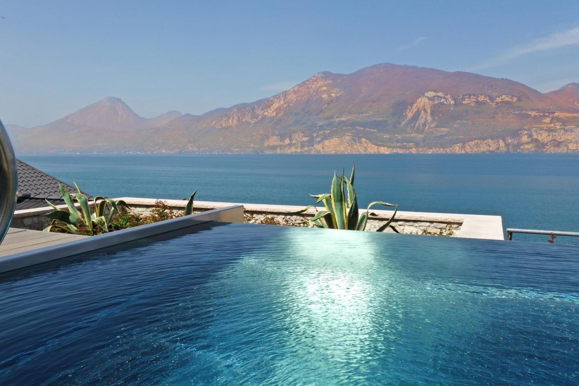 Sunset Residence Brenzone sul Garda Luaran gambar