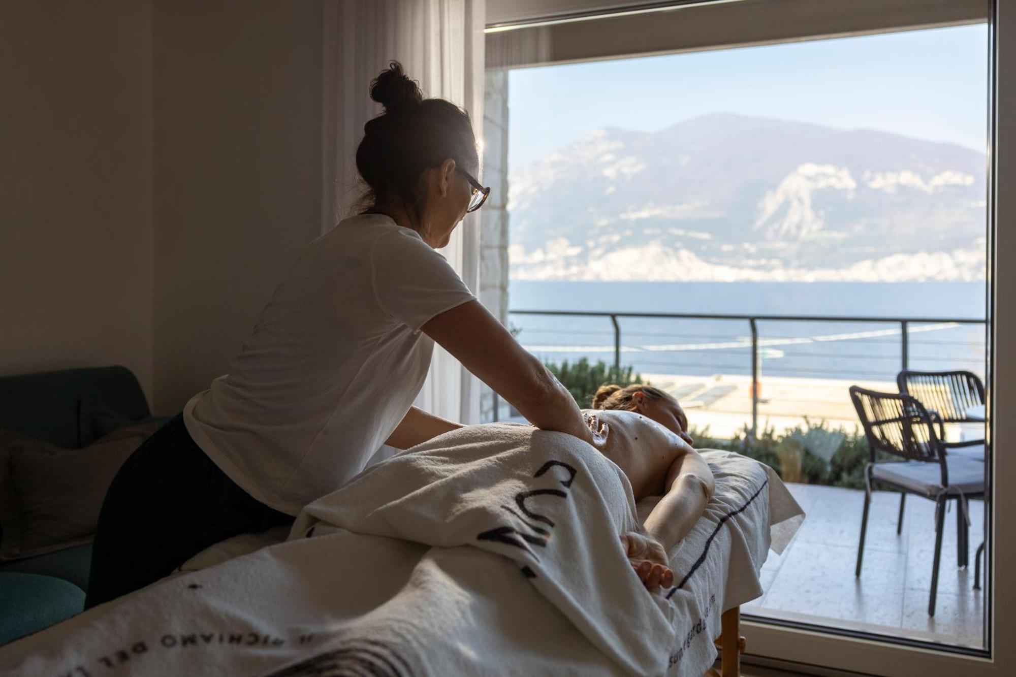 Sunset Residence Brenzone sul Garda Luaran gambar